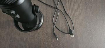 blue yeti micorfoonn beschikbaar voor biedingen