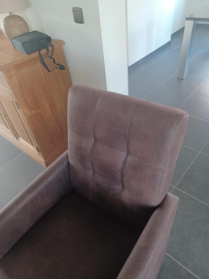 6 eetkamerstoelen met wieltjes ., Huis en Inrichting, Stoelen, Zo goed als nieuw, Vijf, Zes of meer stoelen, Stof, Bruin, Ophalen