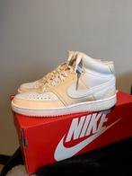 Creme nike schoenen, Neuf, Enlèvement ou Envoi, Autres couleurs, Nike