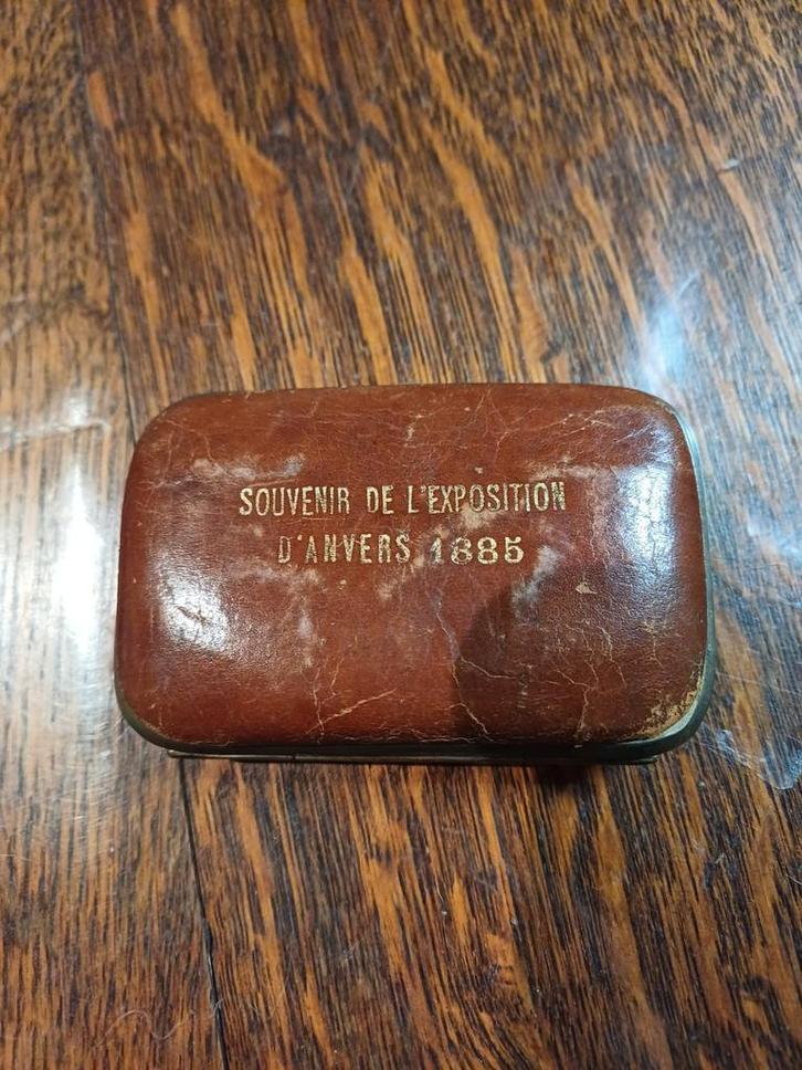 Porte monnaie creer pour expo universelle d anvers 1885, Antiquités & Art, Antiquités | Autres Antiquités, Enlèvement ou Envoi
