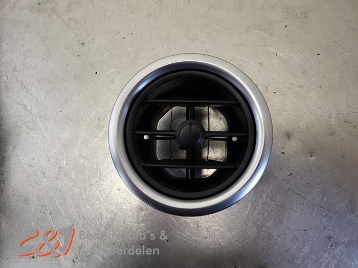 Luchtrooster Dashboard van een Mercedes Vito, Auto-onderdelen, Dashboard en Schakelaars, Mercedes-Benz, Gebruikt, 3 maanden garantie