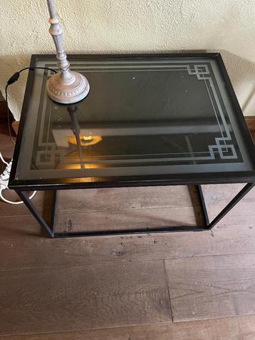 Salontafel / bijzettafel glas beschikbaar voor biedingen