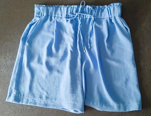 Te koop: Nieuw!! Mooie licht blauwe short met zakken, 42., Vêtements | Femmes, Culottes & Pantalons, Neuf, Taille 42/44 (L), Bleu