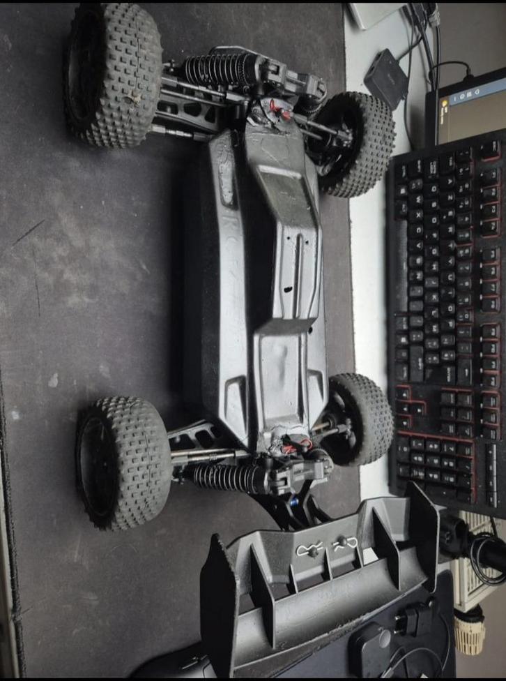 Chassis pirate shooter II T2M, Hobby en Vrije tijd, Modelbouw | Radiografisch | Auto's, Gebruikt, Auto offroad, Overige typen