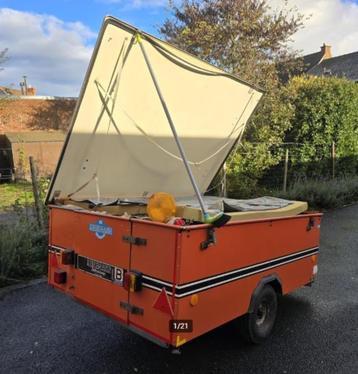 plooicaravan // ombouw tot aanhangwagen - staat in Roeselare beschikbaar voor biedingen