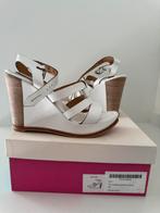 Sandalen met plateauzool, Wit, Zo goed als nieuw, Zinda, Sandalen of Muiltjes