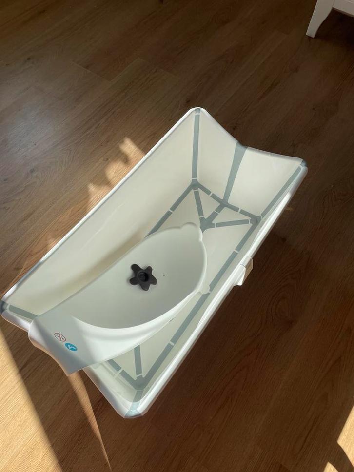 Stokke opvouwbaar bad + zitje, Kinderen en Baby's, Badjes en Verzorging, Zo goed als nieuw, Badje, Ophalen