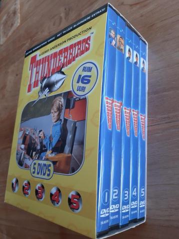 5 DVD IN BOX VAN DE THUNDERBIRDS (5 stuks) NOOIT GEBRUIKT €  beschikbaar voor biedingen