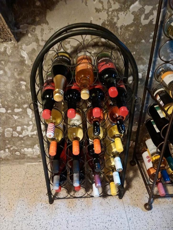 3 soorten wijnrekken nieuwstaat, Huis en Inrichting, Woonaccessoires | Wijnrekken, Zo goed als nieuw, 50 tot 75 cm, Metaal, 25 flessen of meer