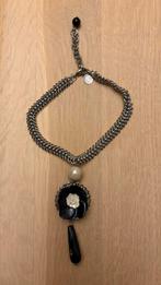 Zilveren korte ketting met bloem, Handtassen en Accessoires, Ophalen of Verzenden, Zo goed als nieuw, Zilver, Overige materialen