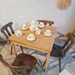 Table vintage bois aérogommé carrée avec allonges intégrées, Maison & Meubles, Comme neuf, Enlèvement ou Envoi