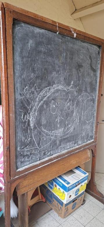 antiek krijtbord beschikbaar voor biedingen