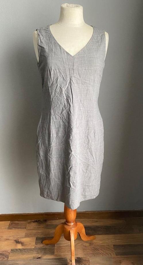 Grijze jurk Marc Cain maat L, Kleding | Dames, Jurken, Zo goed als nieuw, Maat 42/44 (L), Grijs, Onder de knie, Verzenden