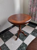 Rond tafeltje, Ophalen