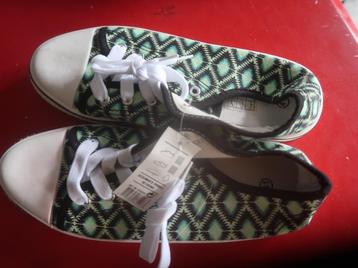 schoenen turnpantoffels nieuw maat 41 beschikbaar voor biedingen