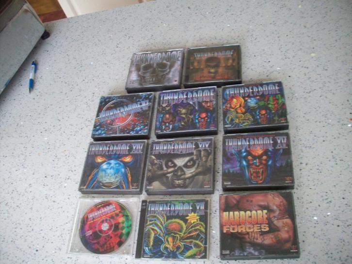 groot lot cd's tunderdome, Cd's en Dvd's, Cd's | Hardrock en Metal, Zo goed als nieuw, Ophalen of Verzenden