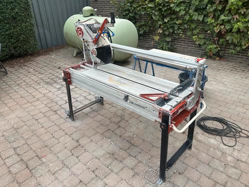 Raimondi ZOE 130 tegelzaag met extra diamant bladen, Doe-het-zelf en Bouw, Gereedschap | Zaagmachines, Ophalen