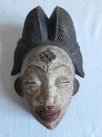 Afrikaans masker, Enlèvement ou Envoi