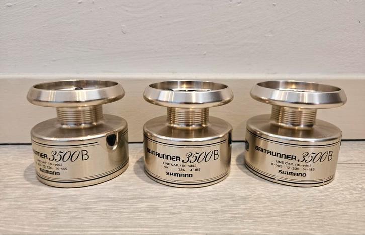 3 Shimano 3500B Spoelen, Watersport en Boten, Hengelsport | Karpervissen, Zo goed als nieuw, Ophalen of Verzenden