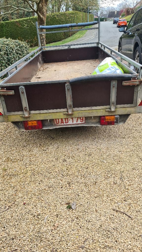 Aanhangwagen, Enlèvement, Utilisé