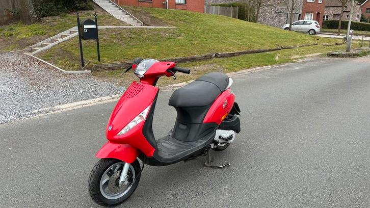 Piaggio Zip B-klasse, Fietsen en Brommers, Scooters | Piaggio, Zo goed als nieuw, Zip, Klasse B (45 km/u), Benzine, Ophalen of Verzenden
