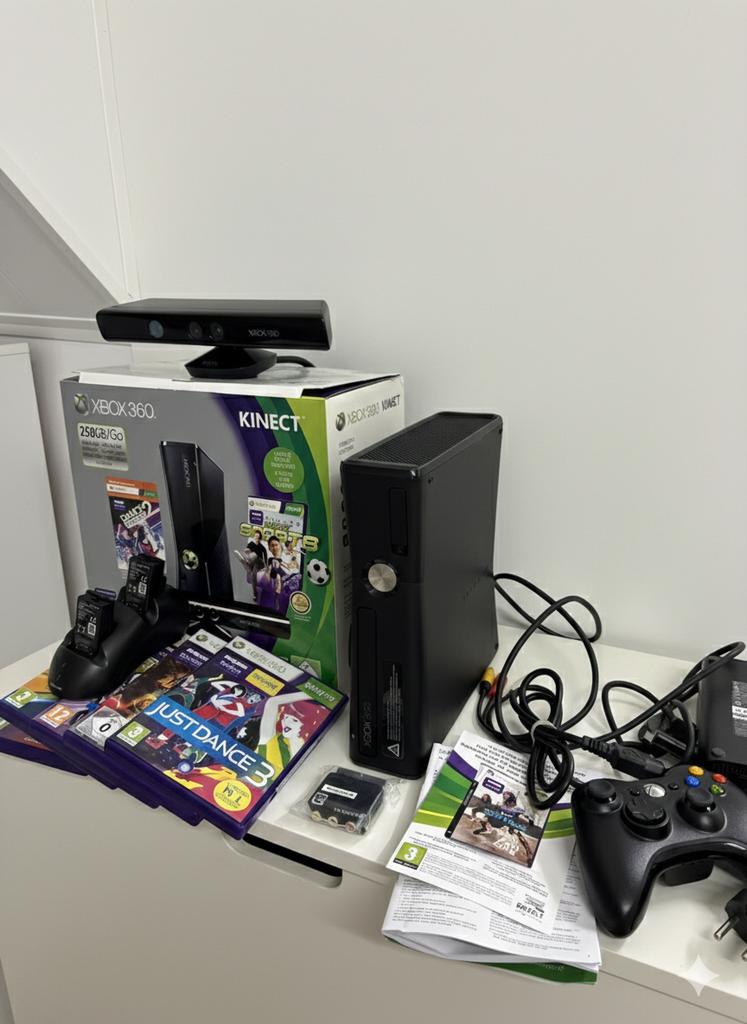 Complete Xbox 360 Slim 250GB Bundel – Kinect + 5 Top Games, Games en Spelcomputers, Spelcomputers | Xbox 360, Ophalen, Zo goed als nieuw