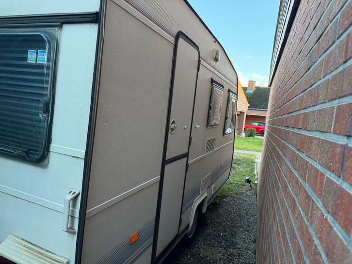 Caravan adria linea 1993, Caravans en Kamperen, Caravans, Particulier, Adria, Koelkast, Ophalen