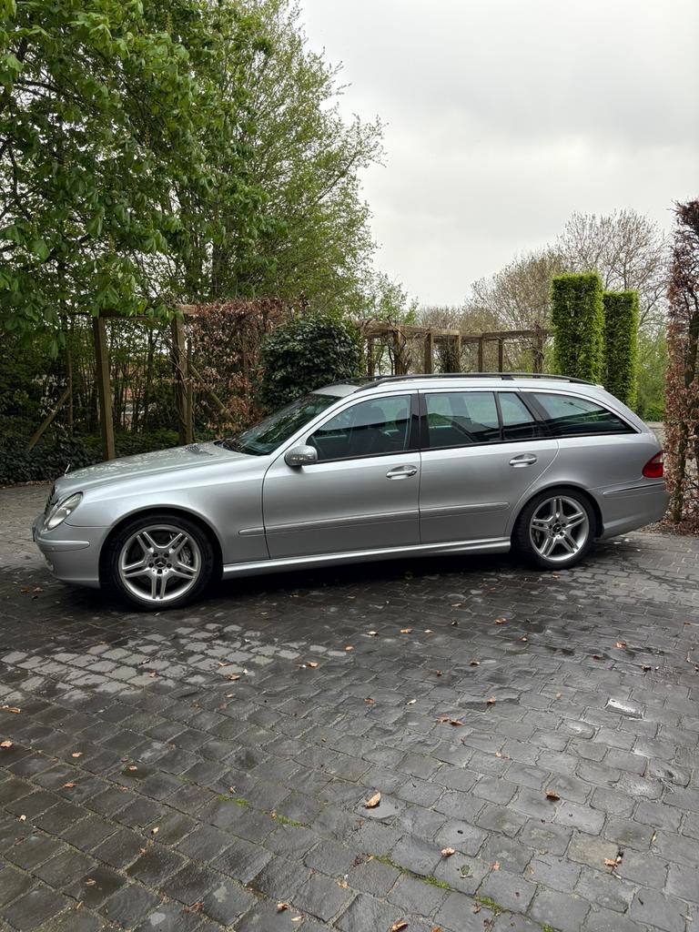 Mercedes w211 E55 AMG van 2004, Auto's, Mercedes-Benz, Particulier, Benzine, Te koop
