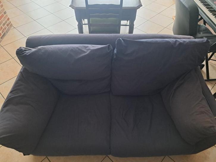 Gratis op te halen: 2 oude 2-persoonszetels, Maison & Meubles, Canapés | Salons, Utilisé, Banc droit, Deux personnes, 150 à 200 cm