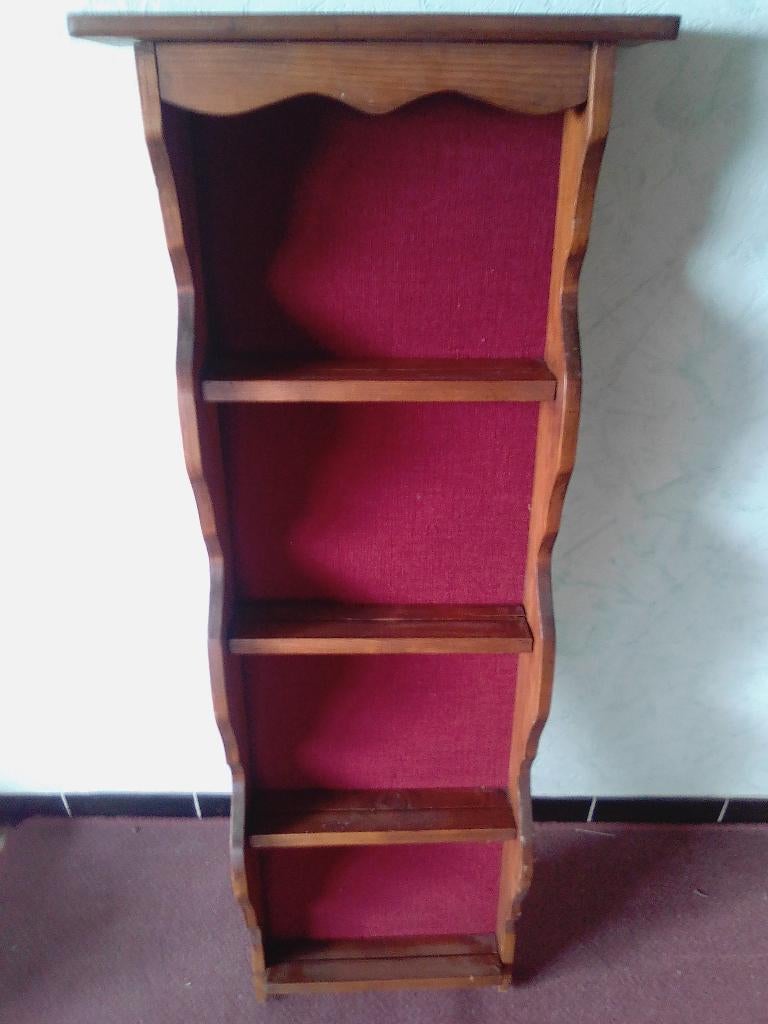 oud hangkastje voor figuurtjes of borden, Ophalen