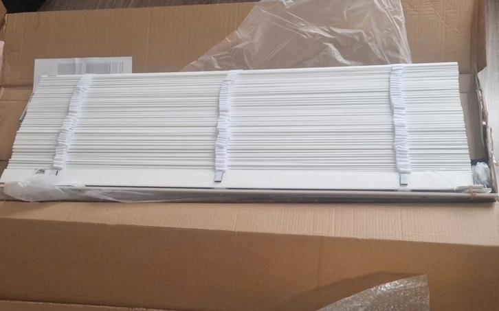 Stores vénitiens bois blanc NEUFS  L172xH226, Huis en Inrichting, Stoffering | Gordijnen en Lamellen, Wit, Ophalen