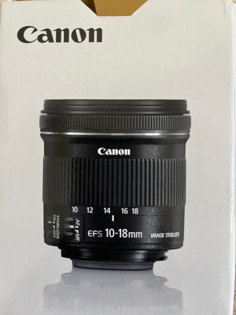 Canon EF-S 10-18mm f/4.5-5.6 IS STM, Ophalen of Verzenden, Zo goed als nieuw, Groothoeklens