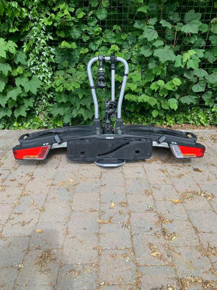 Thule fietsdrager easyfold, Auto diversen, Fietsendragers, Zo goed als nieuw, Trekhaakdrager, 2 fietsen, Brede banden, Elektrische fiets