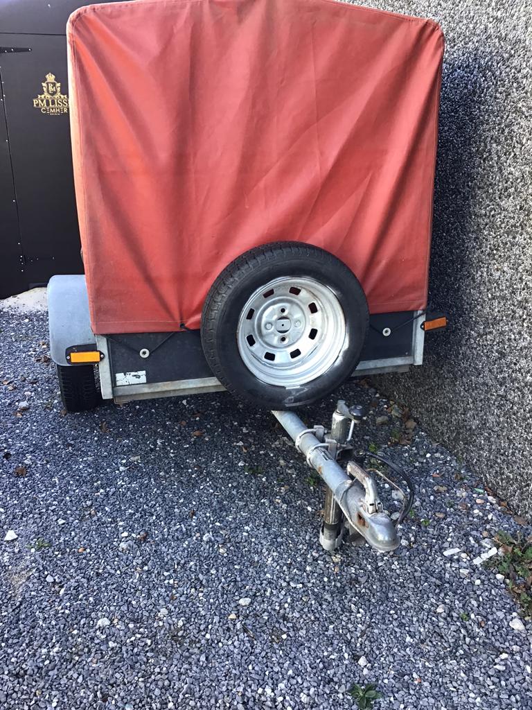 Remorque saris, Ophalen, Gebruikt