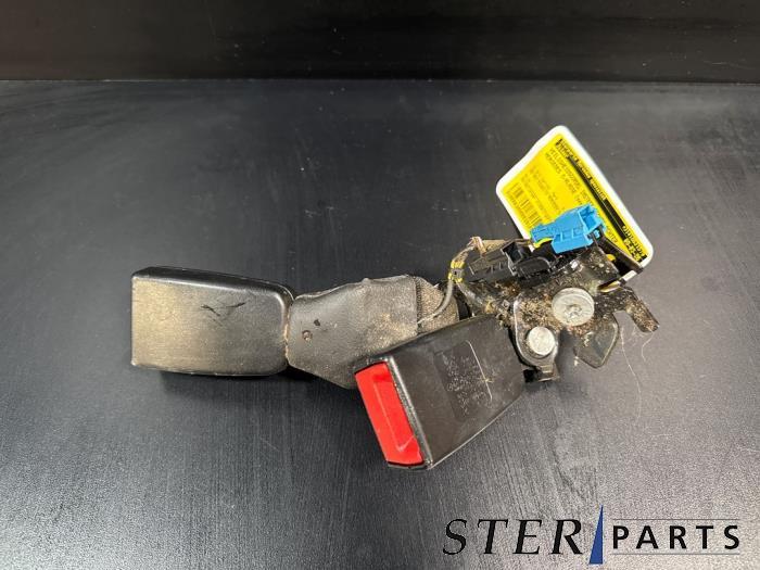 Insertion ceinture de sécurité arrière droite d'un Merced, 3 mois de garantie, Utilisé, -, -