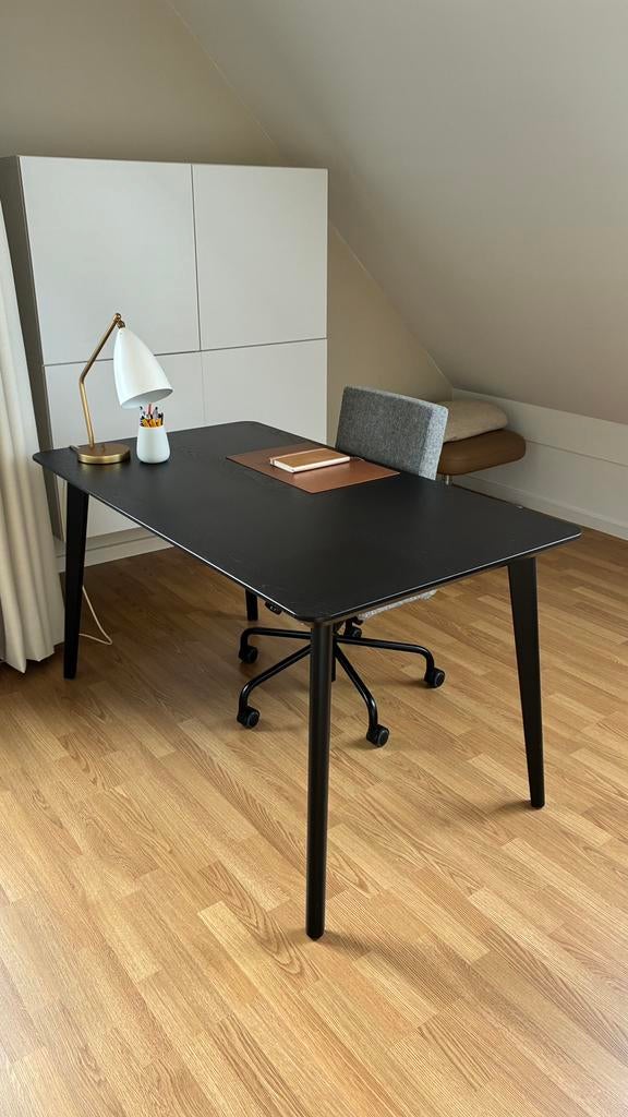 Tafel zwart/essenfineer IKEA LISABO, Ophalen, 50 tot 100 cm, 100 tot 150 cm, Zo goed als nieuw