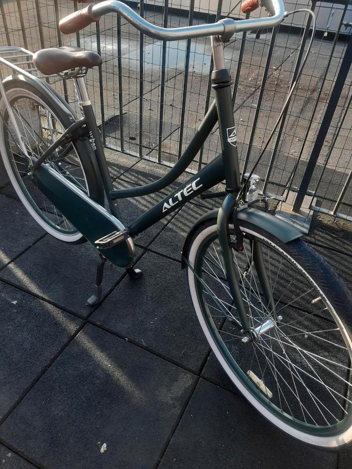 Zeer mooie damesfiets 28 inch, Fietsen en Brommers, Fietsen | Dames | Omafietsen, Ophalen