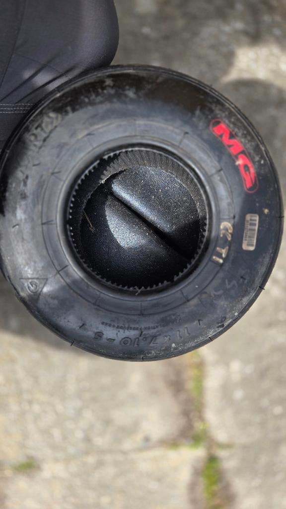 Pneus de karting occasion  Mg komet vega, Enlèvement, Comme neuf, Pièces Kart