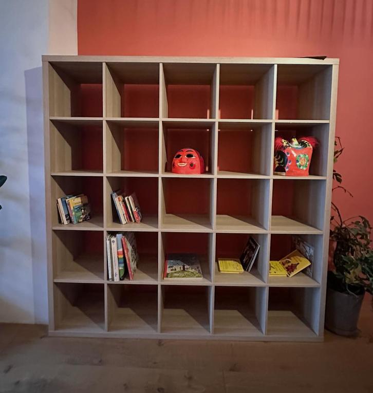 IKEA grote plank - KALLAX, Huis en Inrichting, Kasten | Wandmeubels, Zo goed als nieuw, 150 tot 200 cm, 150 tot 200 cm, 25 tot 50 cm