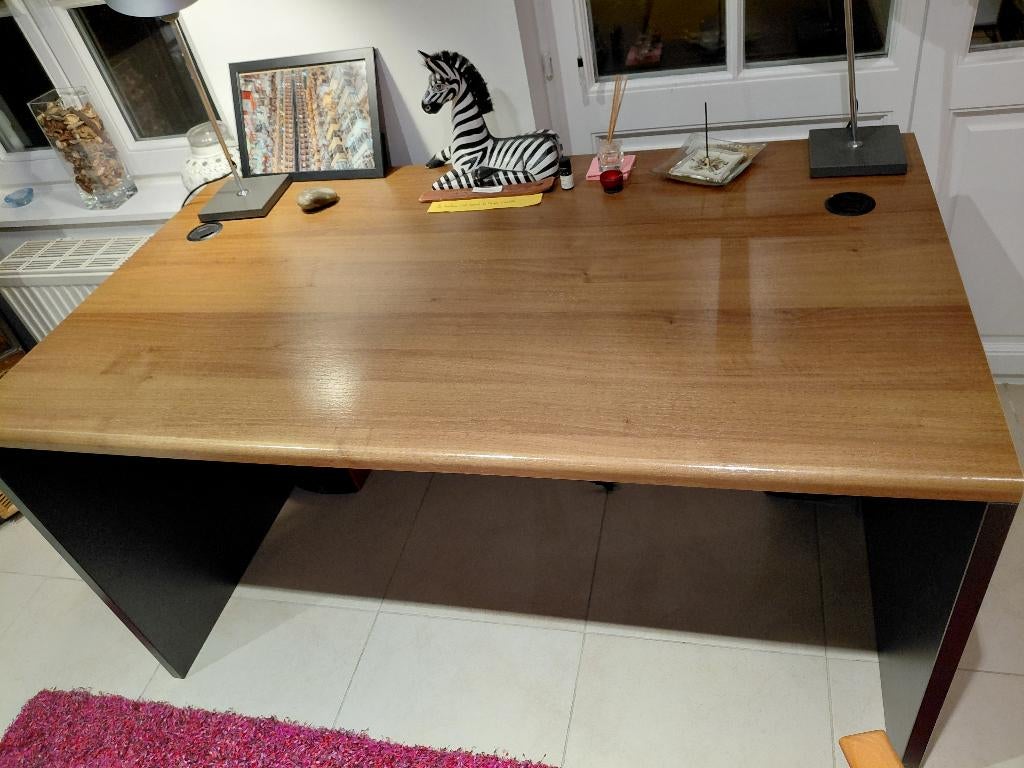 Beau bureau en bois merisier, tiroires et chaise, Maison & Meubles, Enlèvement, Comme neuf, Bureau