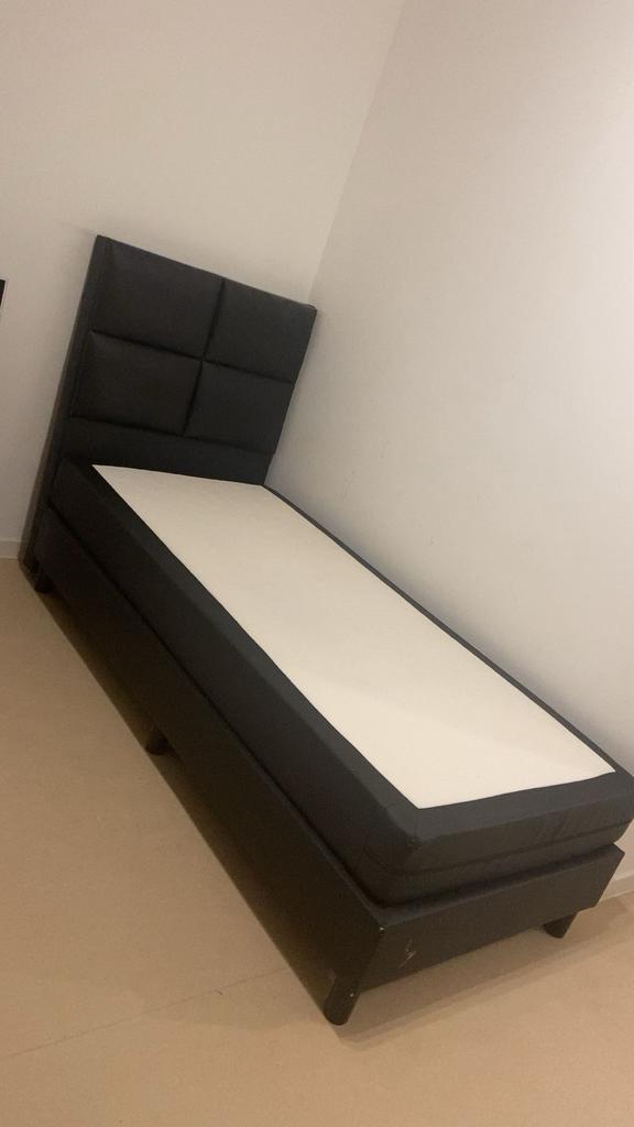Gratis zwarte Boxspring voor 1 persoon, Huis en Inrichting, Ophalen, Zo goed als nieuw