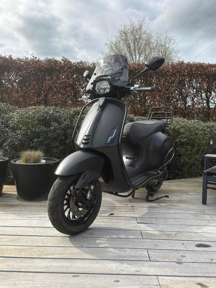 Vespa sprint A klasse, Fietsen en Brommers, Brommers | Vespa, Zo goed als nieuw, Ophalen