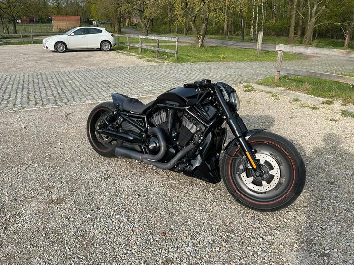 Harley-Davidson Night Rod Special Custom – Ferrari Metallic, Motos, Motos | Harley-Davidson, Particulier, Enlèvement