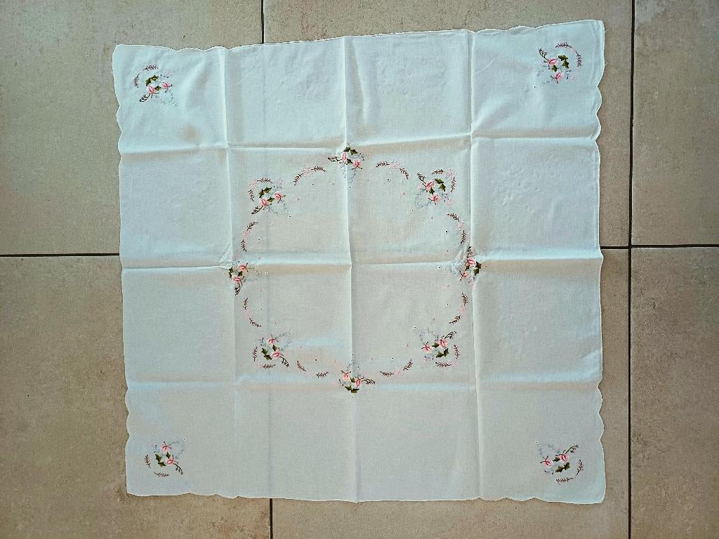 nappe à thé carrée brodée, Enlèvement, Comme neuf, Rectangle