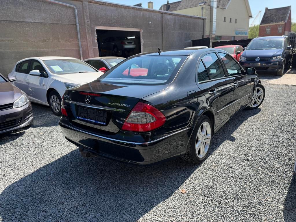 Mercedes-benz E200 Kompressor essence boîte automatique, Autos, Mercedes-Benz, Achat, Entreprise, Noir, Automatique