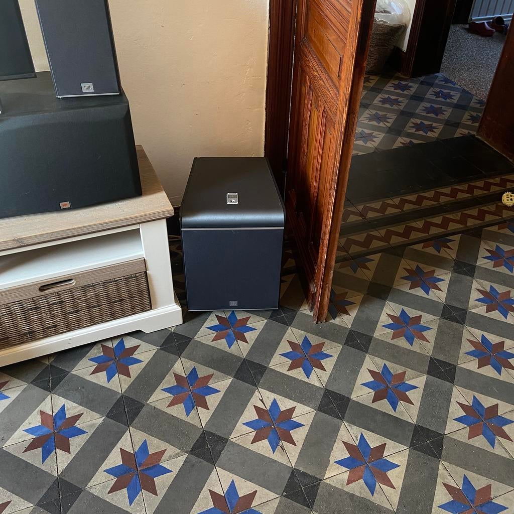 Actieve subwoofer jbl 300w rms 500w piek, Audio, Tv en Foto, Luidsprekerboxen, Ophalen, Zo goed als nieuw, Subwoofer, JBL