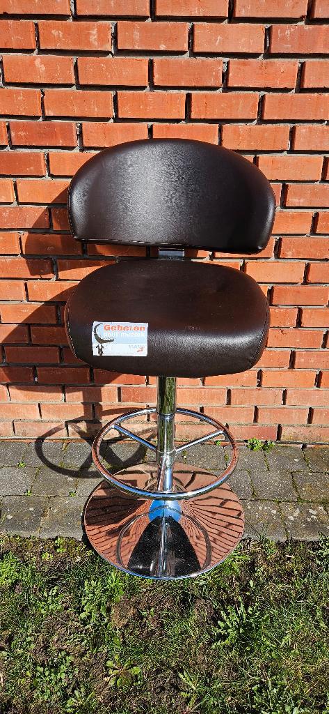 Grote zware barstoel in hoogte verstelbaar, Huis en Inrichting, Barkrukken, Gebruikt, Leer, 1 kruk, In hoogte verstelbaar, Ophalen