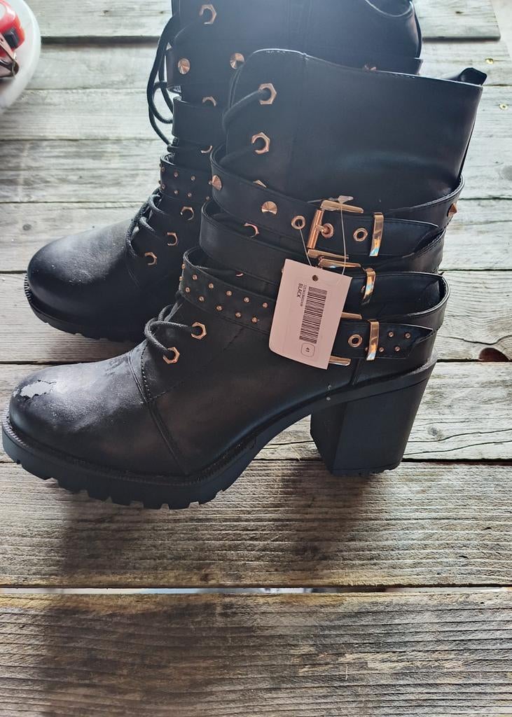 Nieuwe zwarte enkellaarsjes maat 41 met gespjes, Ophalen, Zwart, Lage of Enkellaarzen, Nieuw