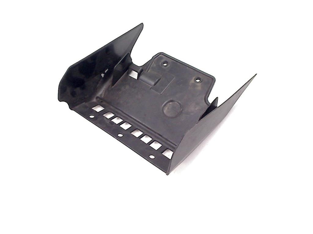 INTERIEUR AILE ARRIÈRE Aprilia (106199), Motos, Dhr. S. di Majo, Utilisé, Info@cama-motorparts.nl, P.J. Troelstraweg 8 8
3144 CX  MAASSLUIS, NL