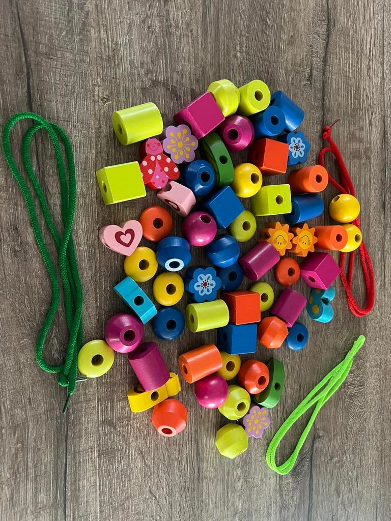 Houten kralen met 3 touwtjes, Ophalen of Verzenden, Gebruikt